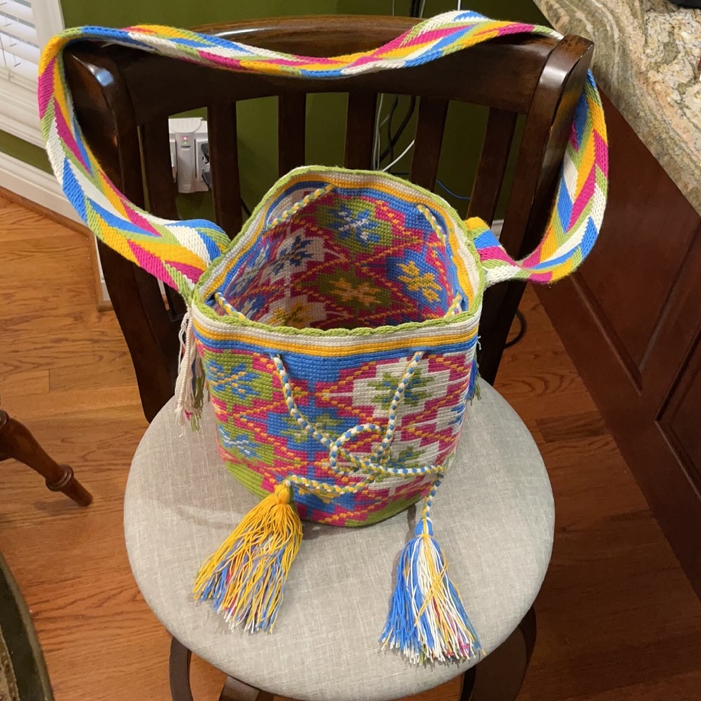 HAND WOVEN LARGE TOTE MADE IN Guatemala.